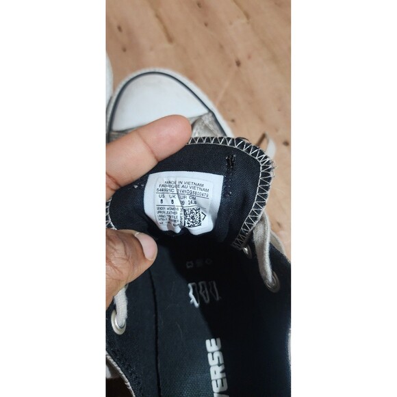 CONVERSE ALL STAR SILVER GLITTERY SHINY LEATHER SNEAKERS, LADIES SIZE 8 - Picture 8 of 9